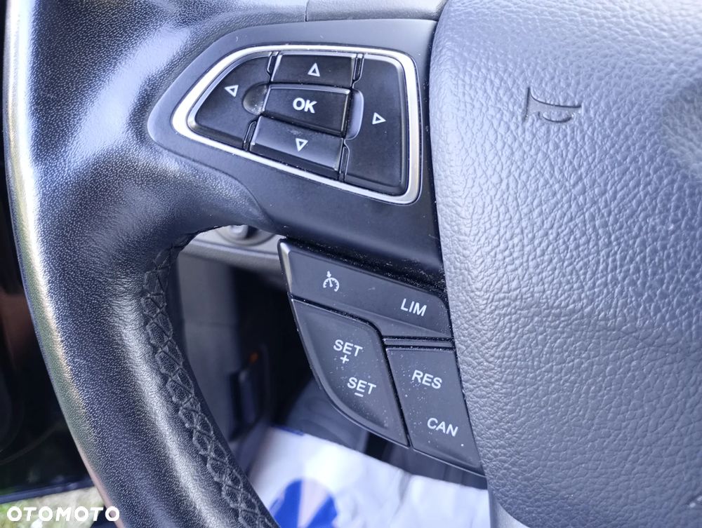 Ford Kuga 1.5 EcoBoost 2x4 Titanium - 35