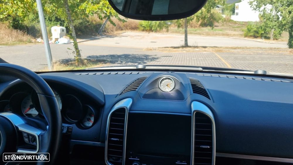 Porsche Cayenne Platinum Edition - 26