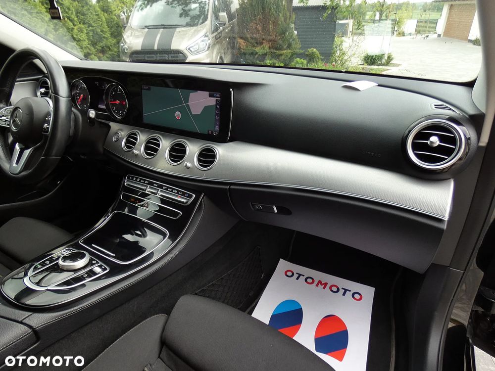 Mercedes-Benz Klasa E 220 d 4-Matic Business Edition 9G-TRONIC - 38