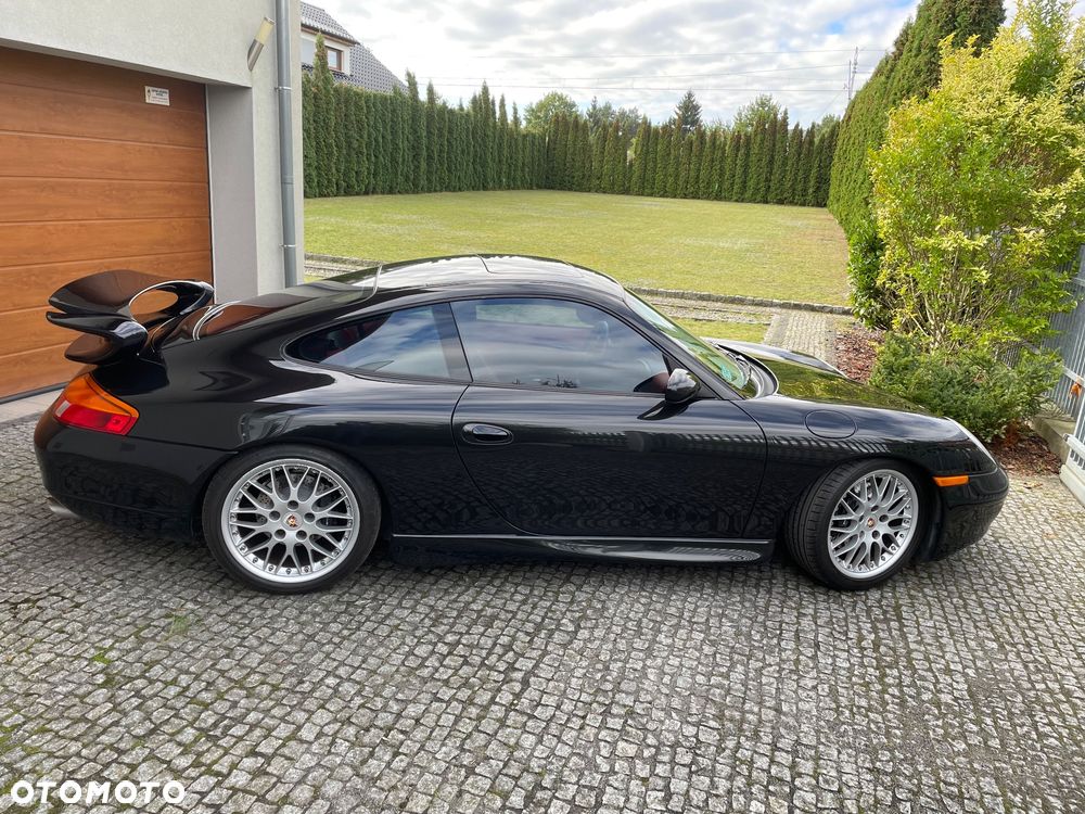 Porsche 911 Carrera - 1