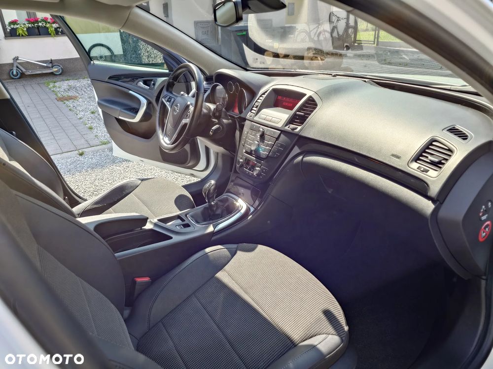 Opel Insignia 1.6 Turbo - 11