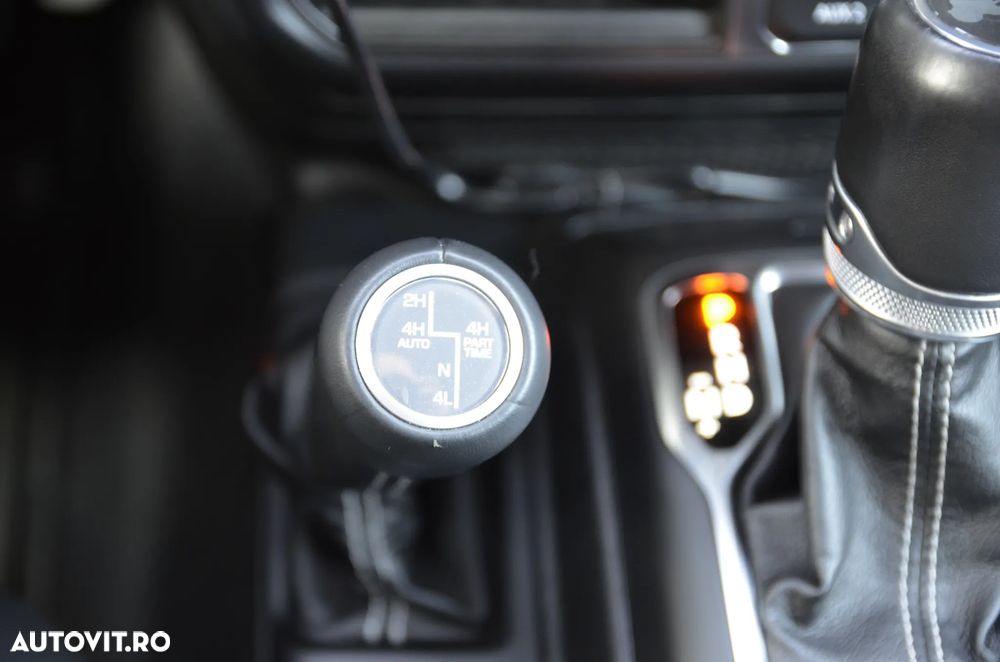 Jeep Wrangler - 12
