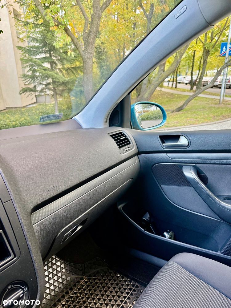 Volkswagen Golf 1.6 Comfortline - 23