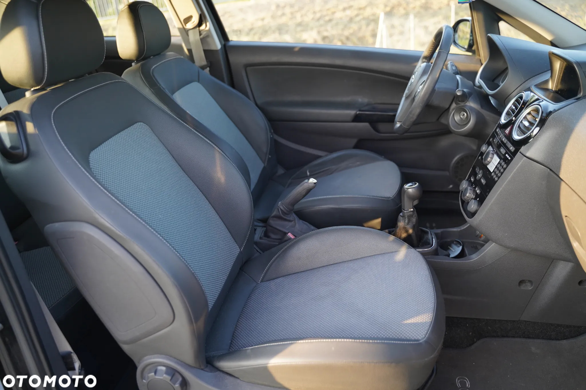 Opel Corsa 1.4 16V Enjoy - 15