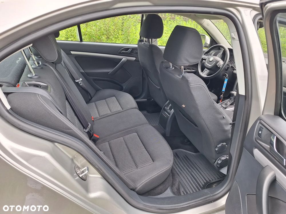 Skoda Octavia 2.0 TDI DPF Elegance DSG - 10