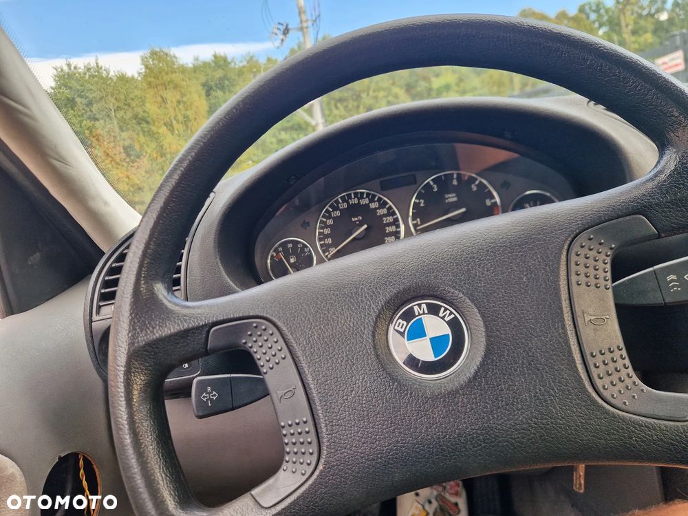 BMW Seria 3 318i - 26