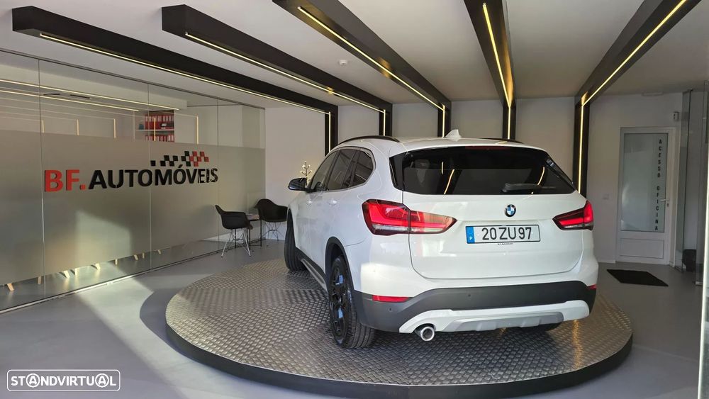 BMW X1 16 d sDrive Auto Line Sport - 3