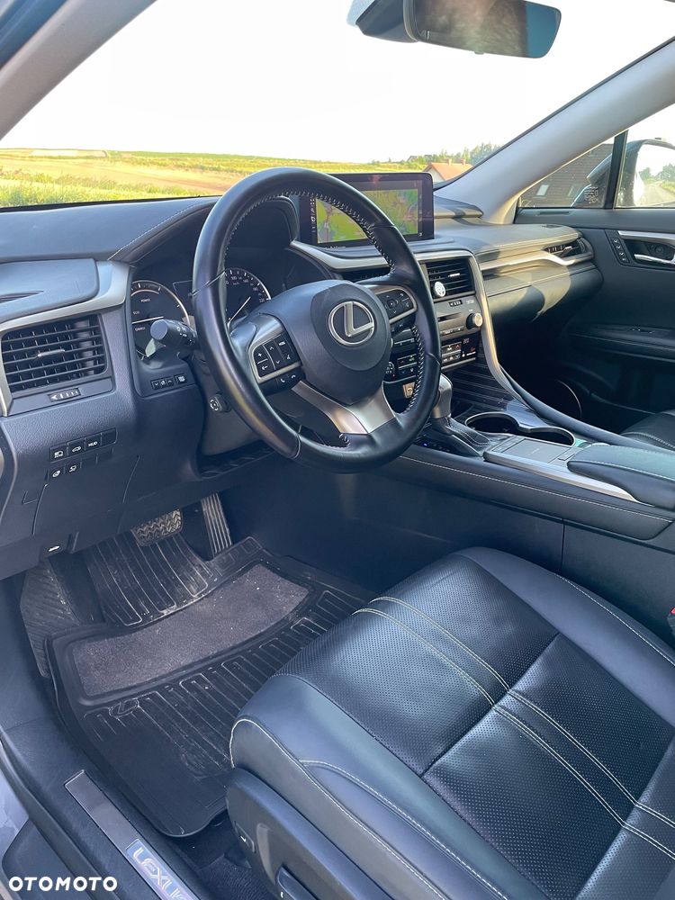 Lexus RX - 16