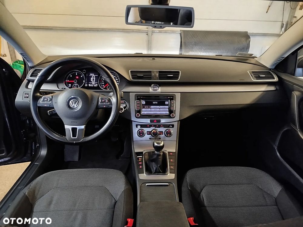 Volkswagen Passat 2.0 TDI Highline - 11