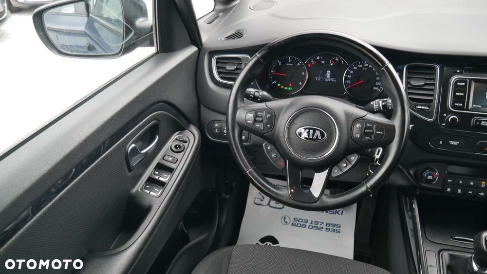 Kia Carens - 9