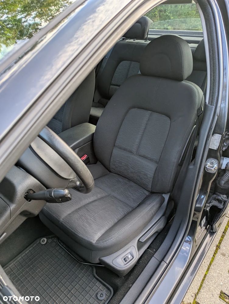 Peugeot 407 - 12