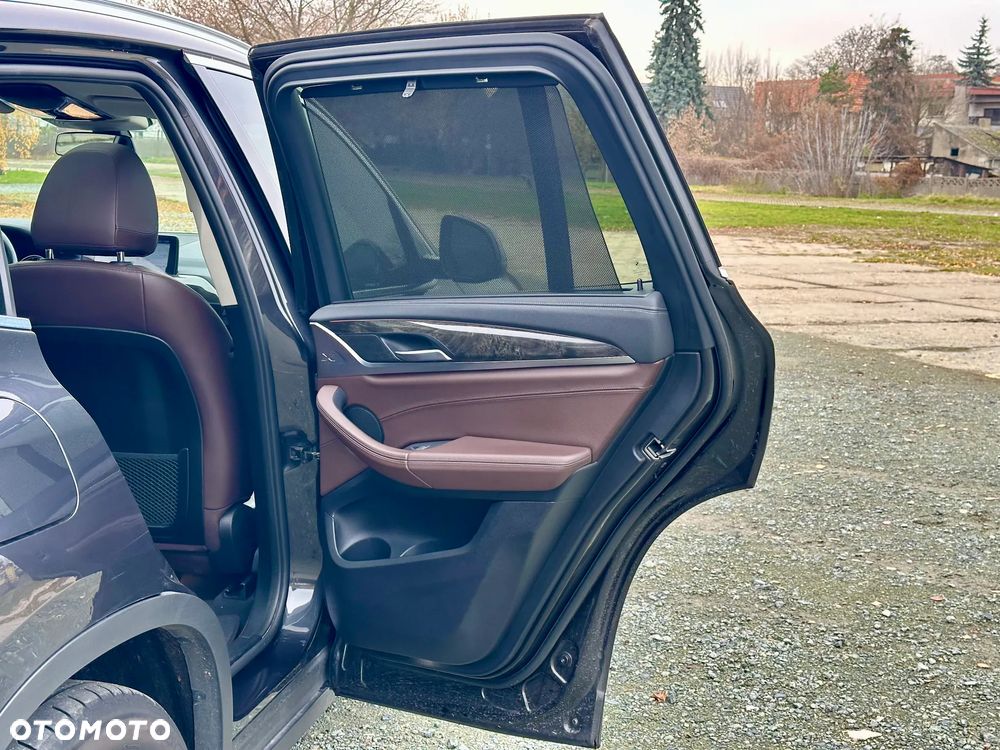 BMW X3 xDrive30d xLine - 37