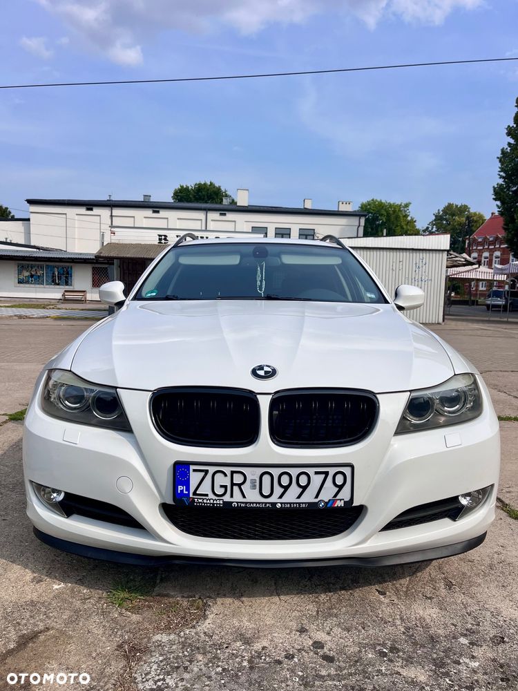 BMW Seria 3 320i - 5