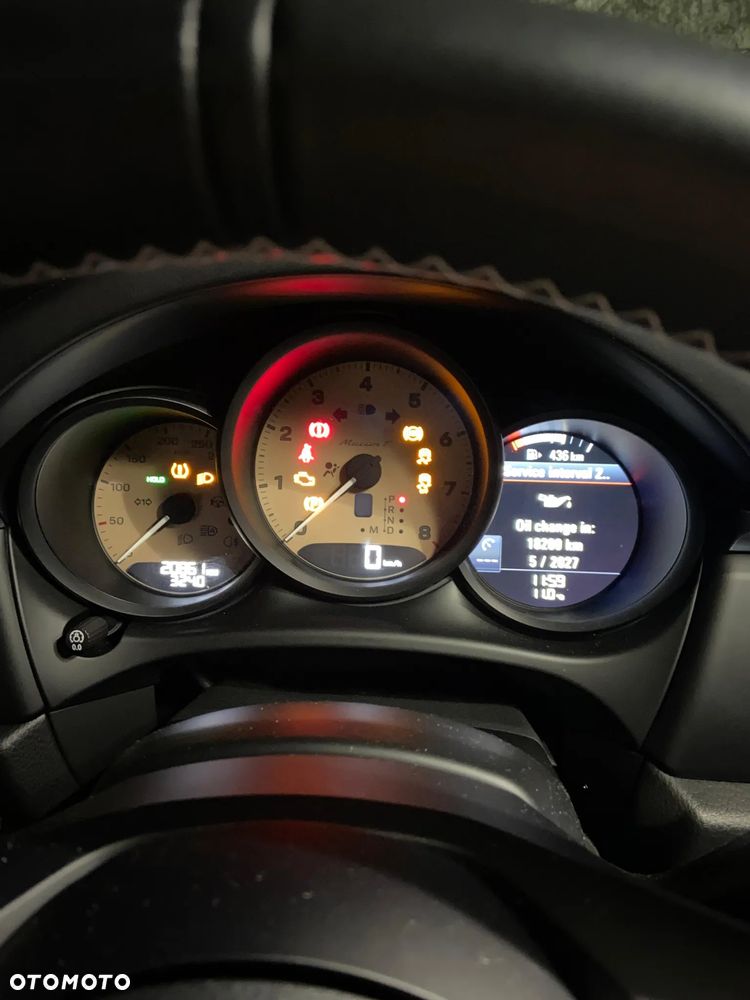 Porsche Macan T - 24