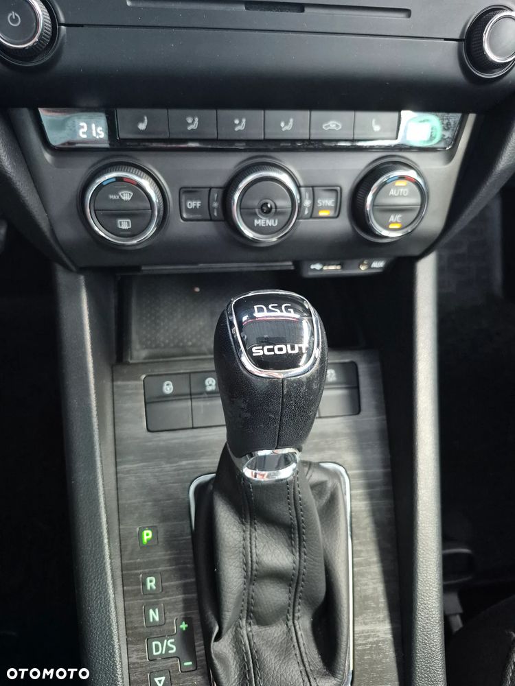 Skoda Octavia Scout 1.8 TSI 4x4 DSG - 9