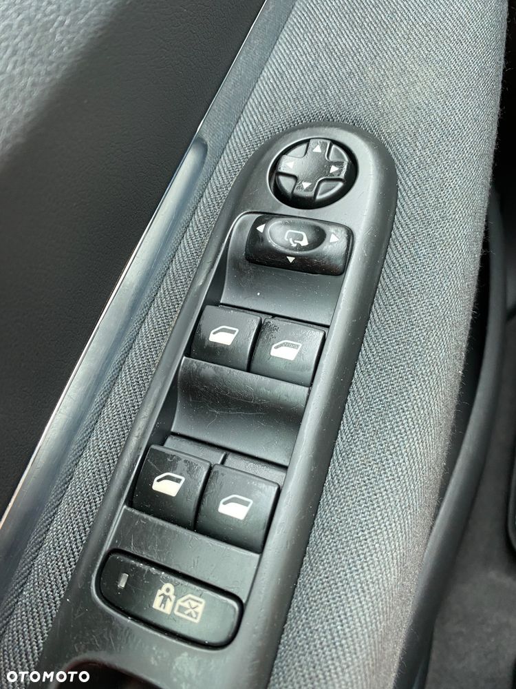 Peugeot 5008 2.0 HDi Family - 21