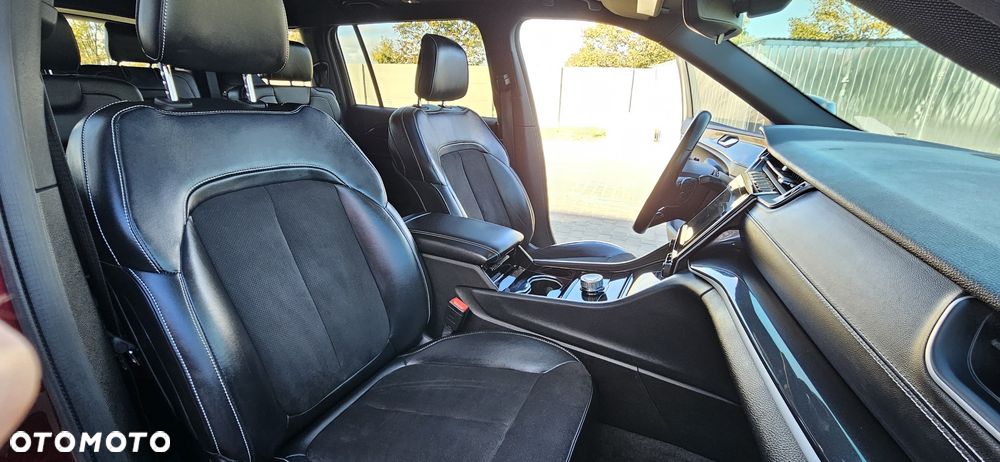 Jeep Grand Cherokee - 23
