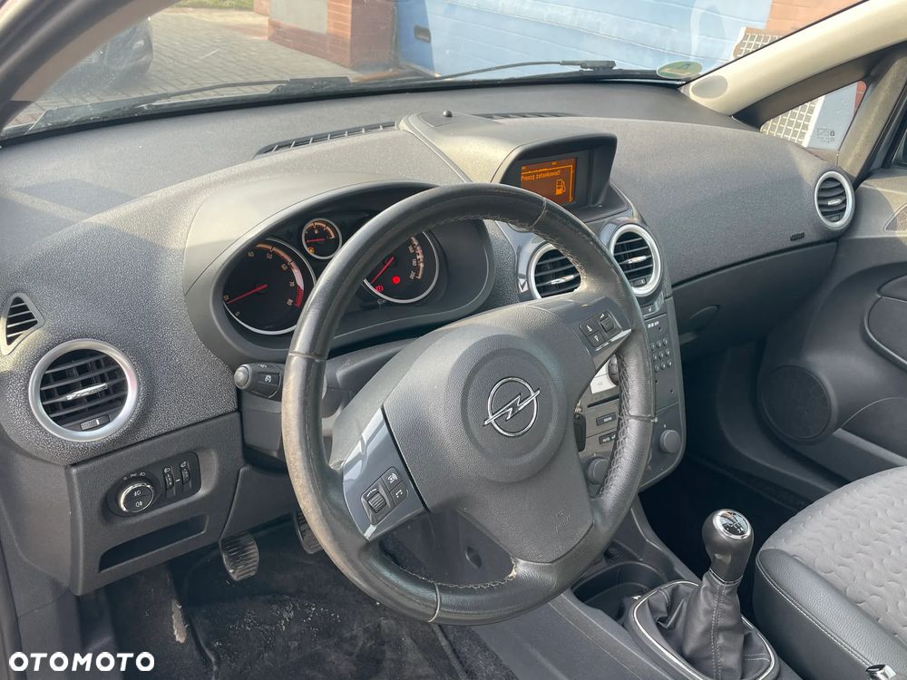 Opel Corsa 1.4 16V Innovation - 15