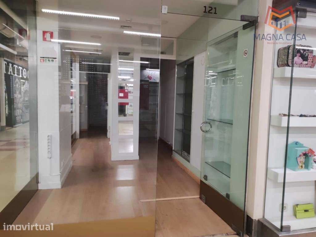 Loja em Oeiras no Centro Comercial das Palmeiras. - Grande imagem: 4/12