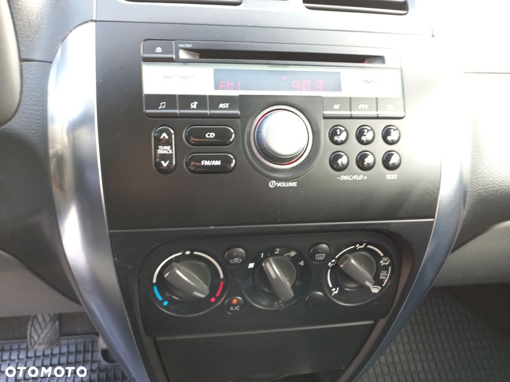 Suzuki SX4 1.9 DDiS DPF 4x4 Comfort - 18