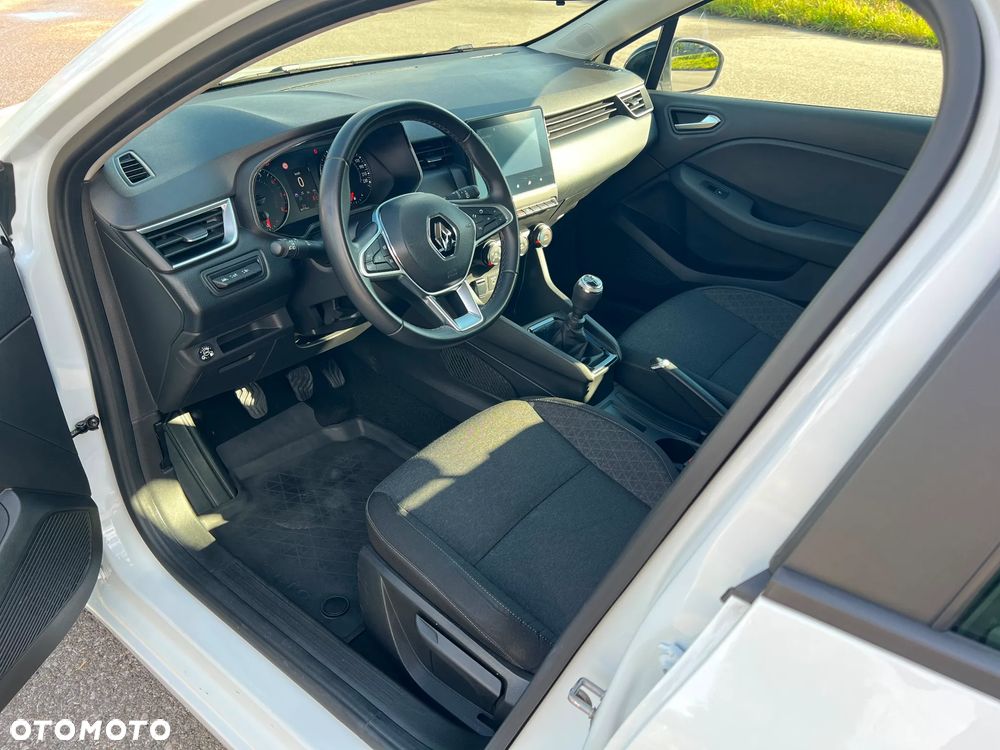 Renault Clio - 11