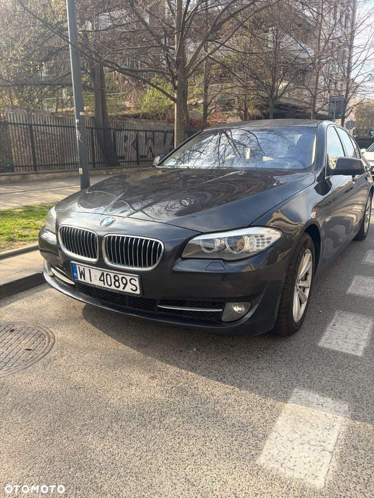 BMW Seria 5 525d xDrive - 2
