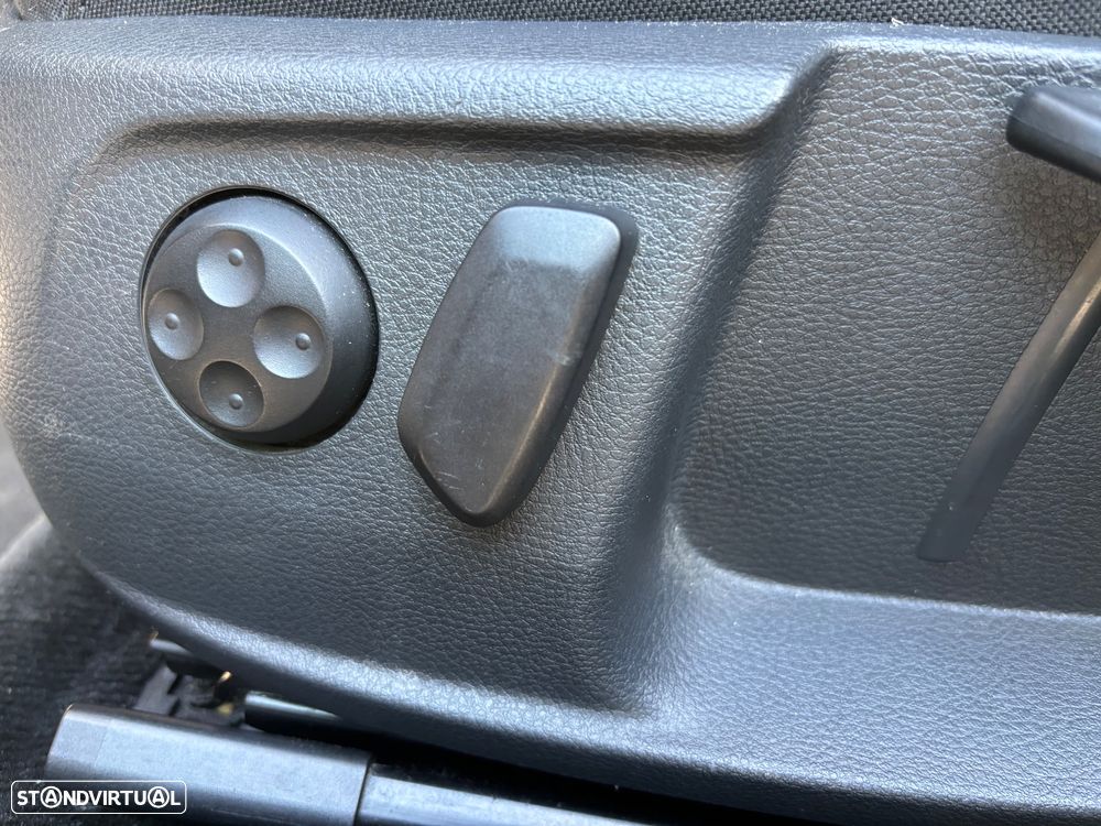 VW Passat Variant 1.6 TDI BlueMotion - 11