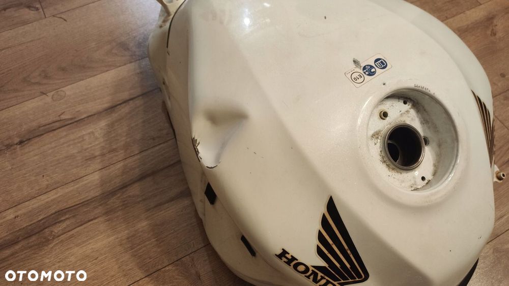 EU BAK ZBIORNIK HONDA CB 650 F - 3