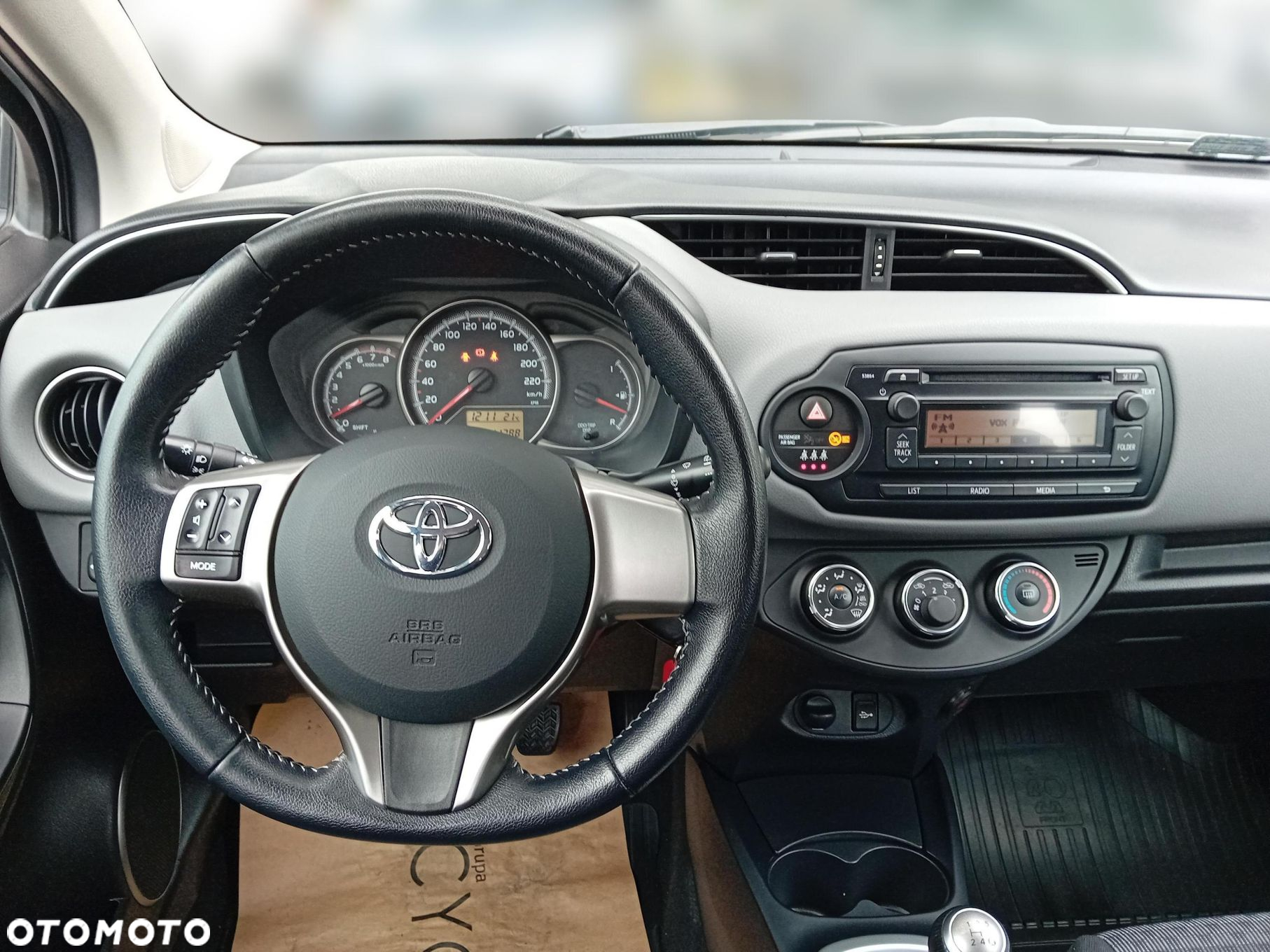 Toyota Yaris 1.0 Active EU6 - 10