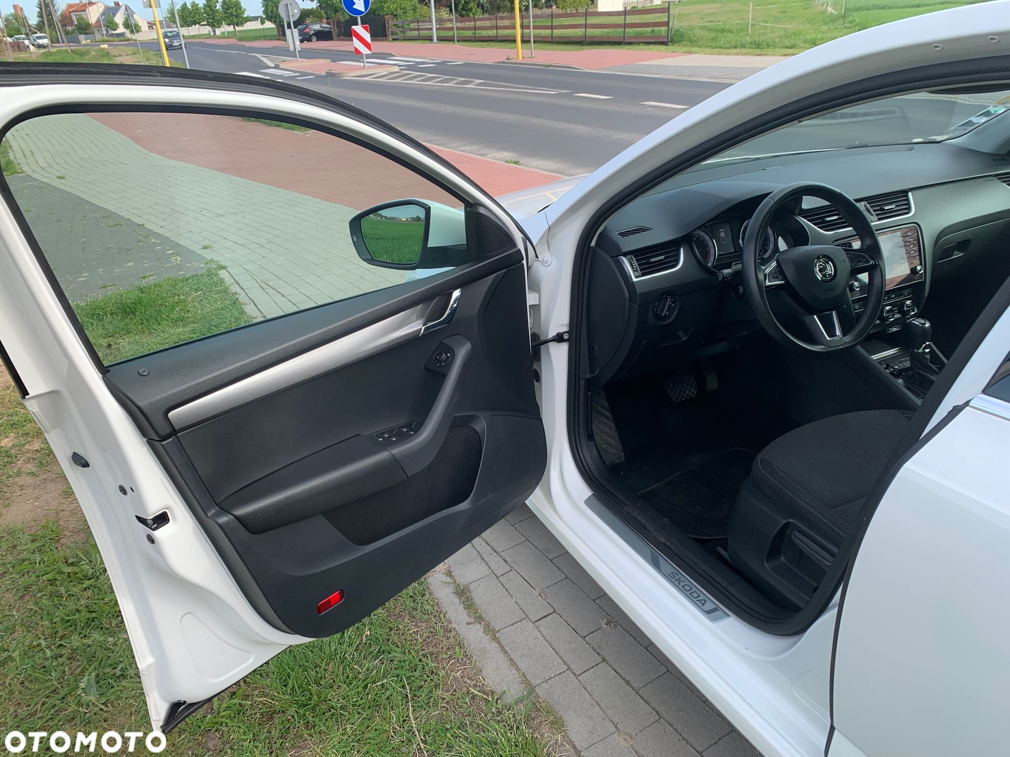 Skoda Octavia 1.6 TDI DSG Ambition - 18