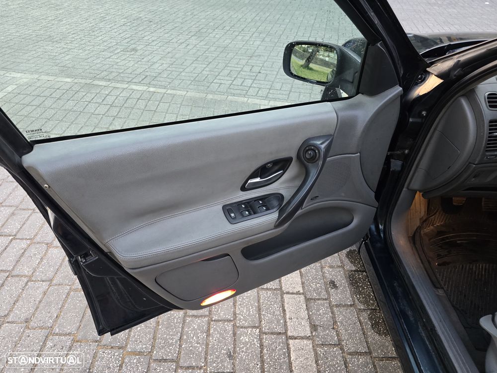 Renault Laguna Break 1.6 Expression - 10