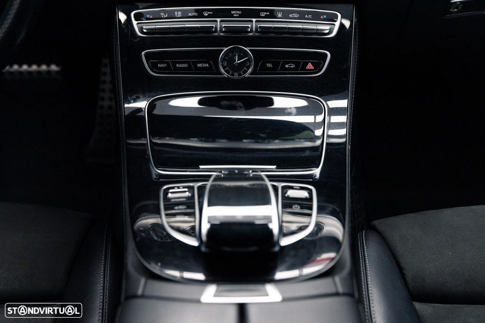 Mercedes-Benz E 220 d AMG Line - 40