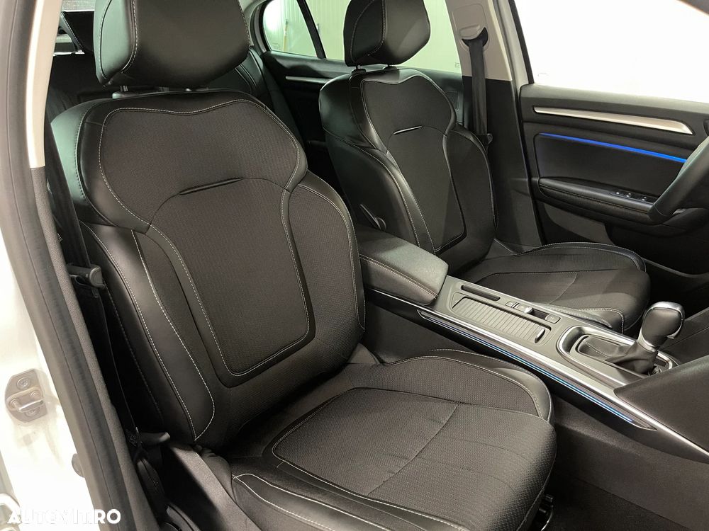 Renault Megane TCe 140 EDC GPF Techno - 11