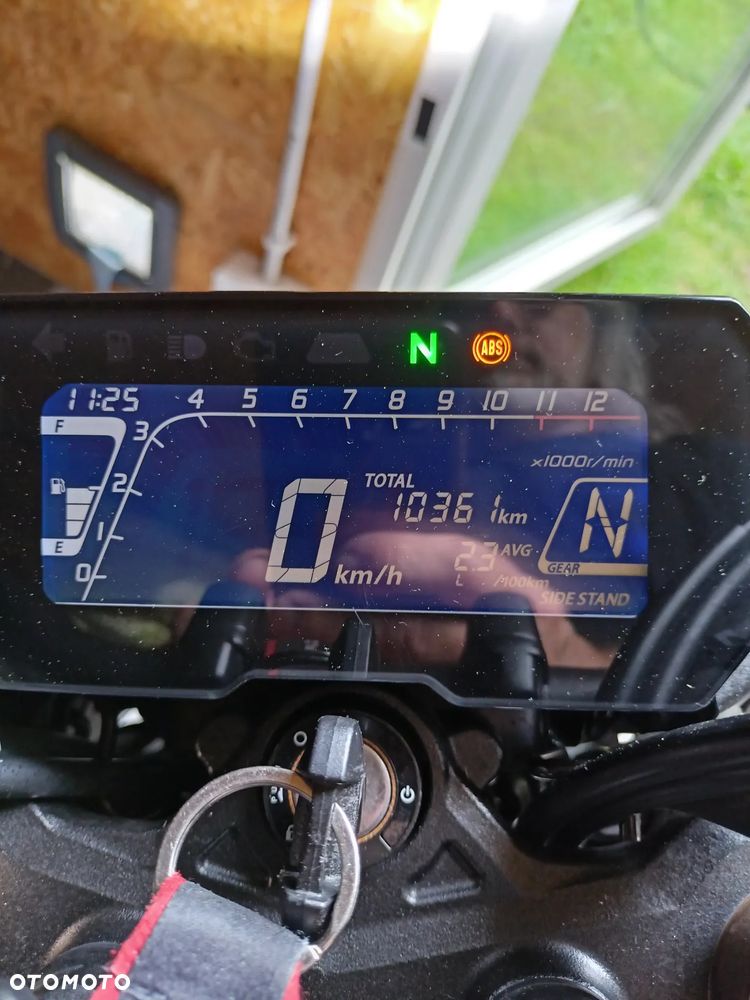 Honda CB - 12