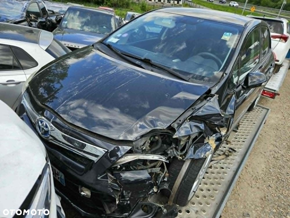 Toyota Auris 1.8 HSD Luna - 11