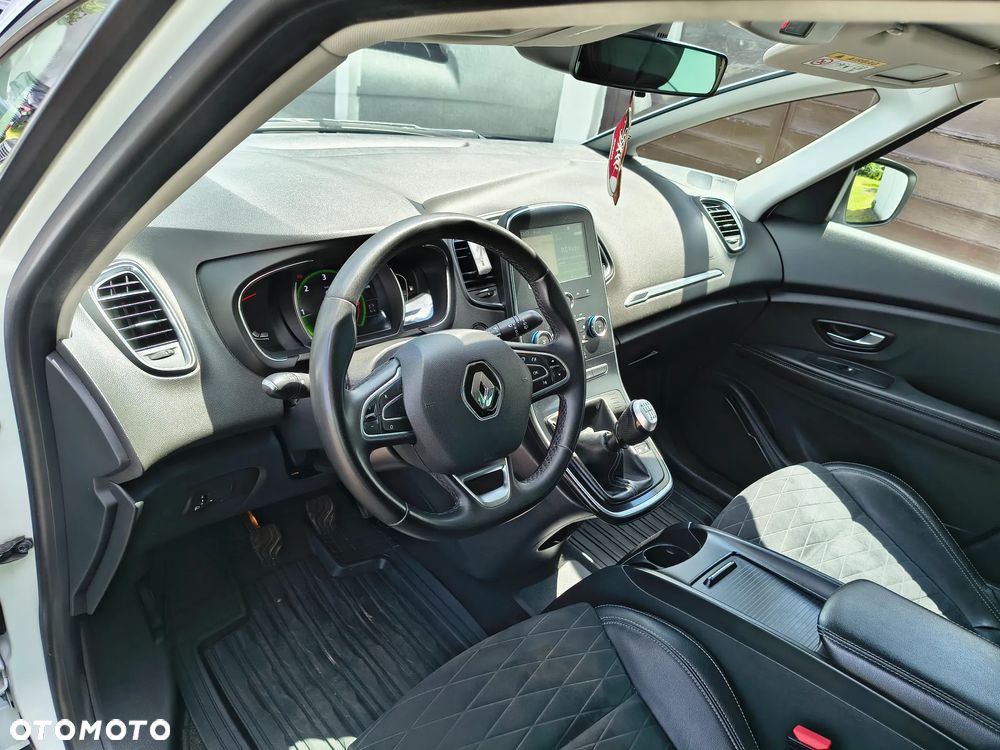 Renault Grand Scenic - 12