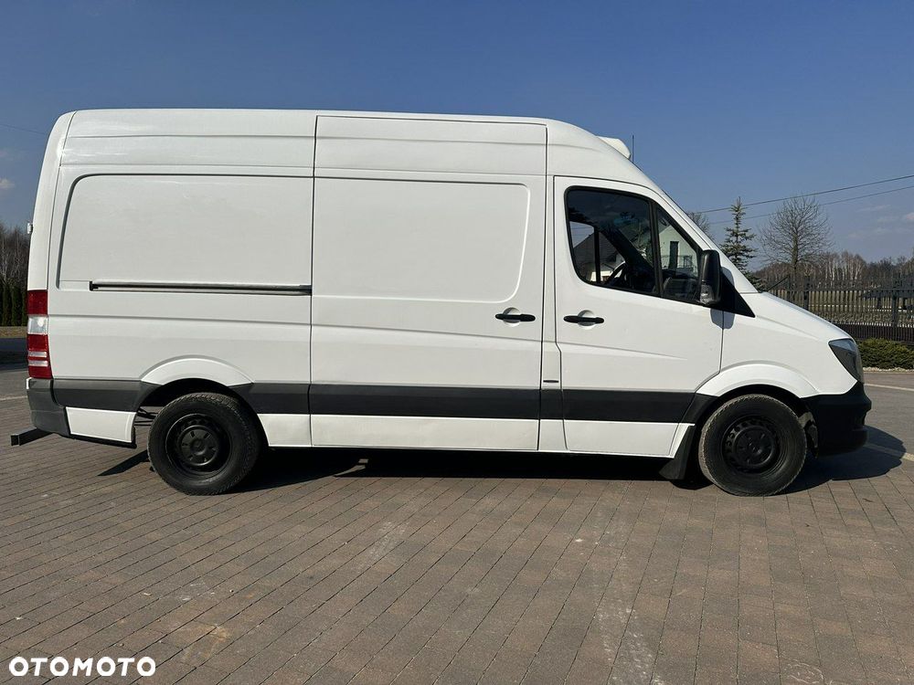 Mercedes-Benz Sprinter - 12