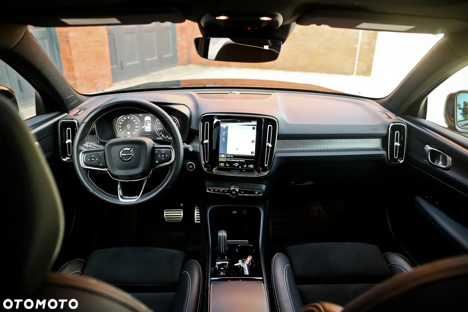 Volvo XC 40 T5 AWD R-Design - 24
