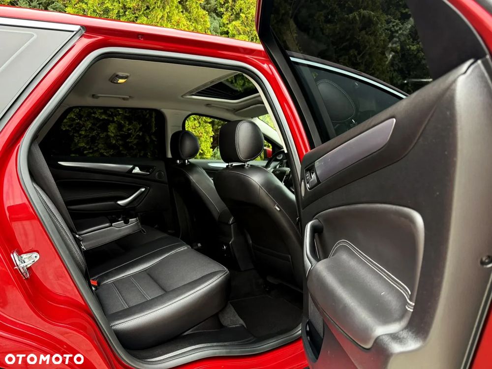 Ford Mondeo - 38