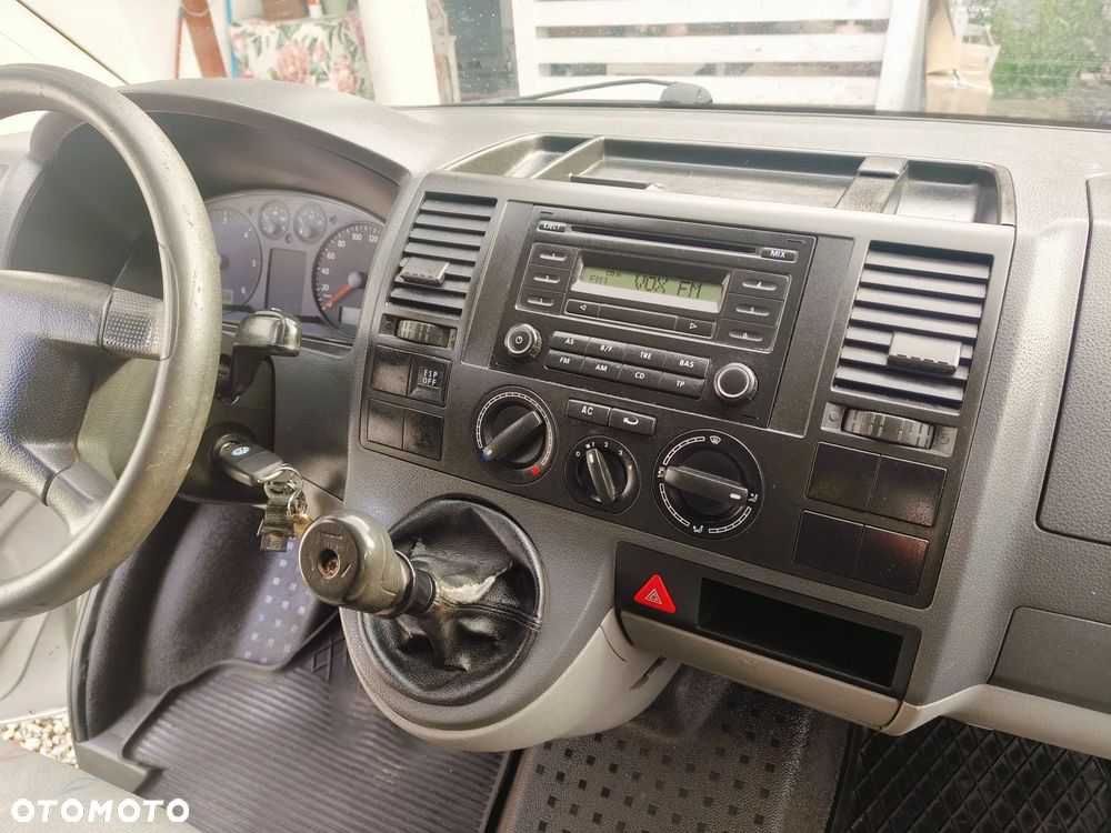 Volkswagen T5 - 23