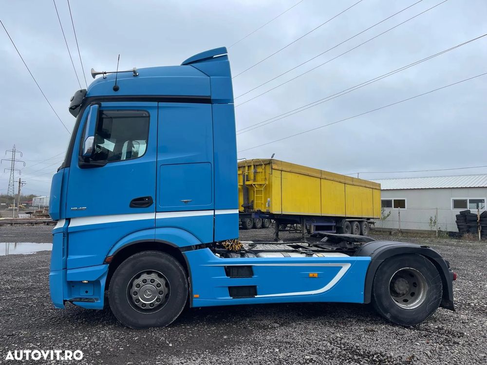 Mercedes-Benz ACTORS - 11