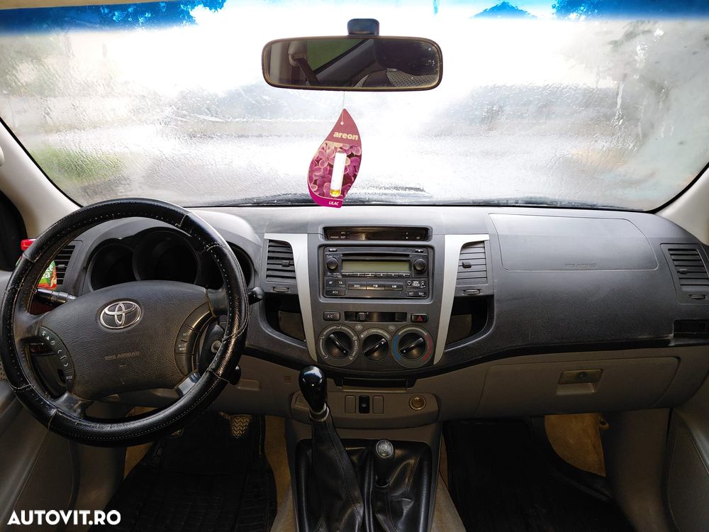 Toyota Hilux - 10