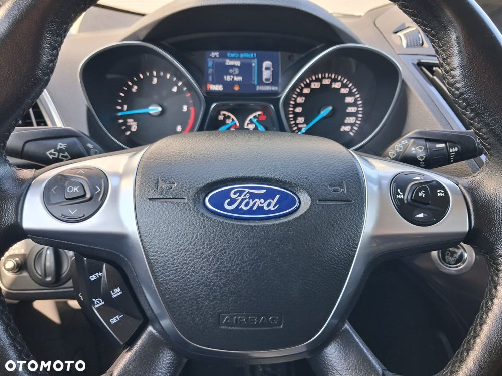 Ford Kuga 2.0 TDCi 4x4 Titanium - 17