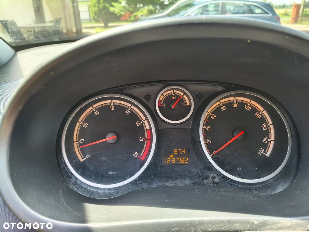 Opel Corsa 1.2 16V Enjoy - 4