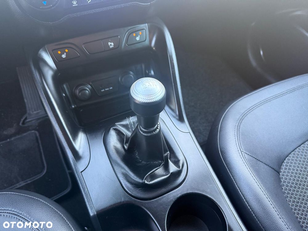 Hyundai ix35 2.0 2WD Style - 18