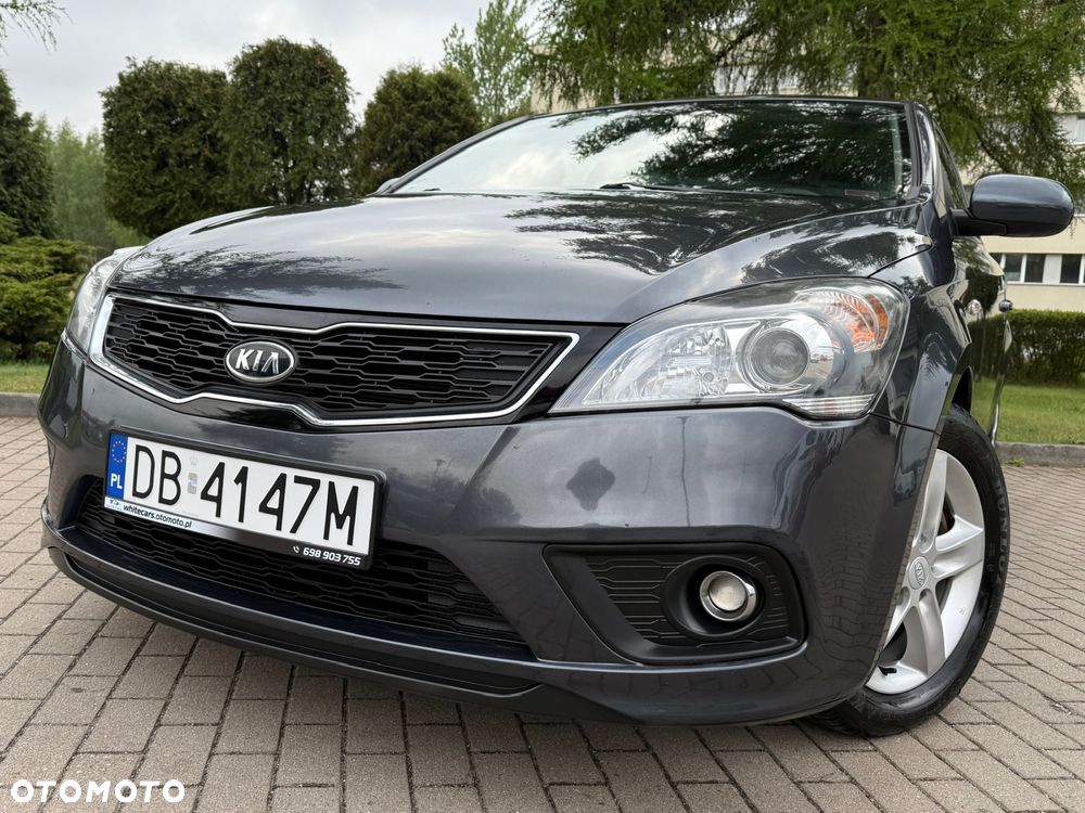 Kia Ceed 1.4 CVVT Dream Team Edition - 14