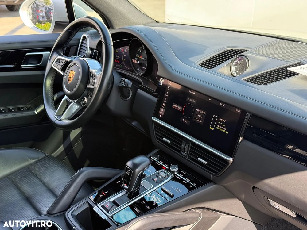 Porsche Cayenne - 15