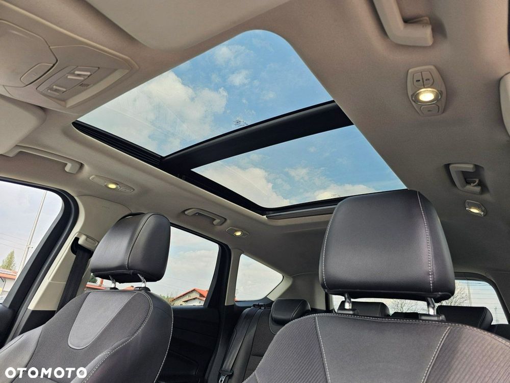 Ford Kuga - 25