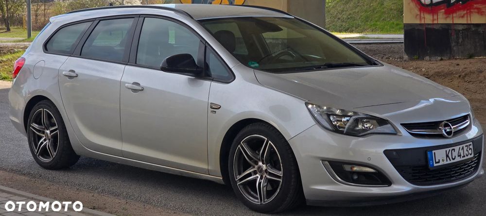 Opel Astra 1.7 CDTI DPF ecoFLEX Start/Stop 150 Jahre - 4