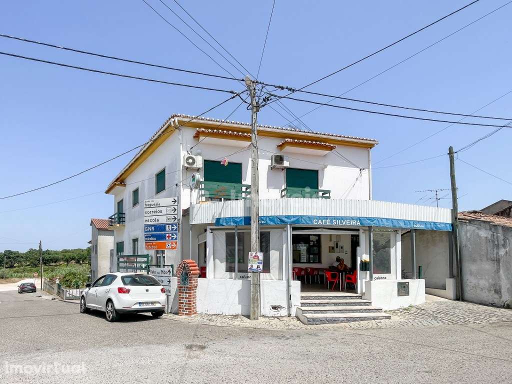 Moradia T3 com Espaço Comercial Em S.Facundo - Grande imagem: 2/51